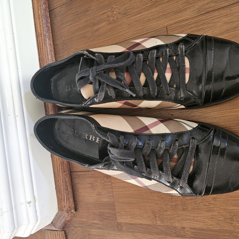 Burberry Black and Tan Sneakers Streamlined Design